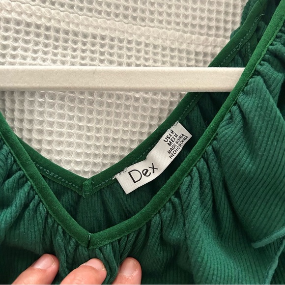 Green ruffle bodysuit size M - Picture 3 of 7